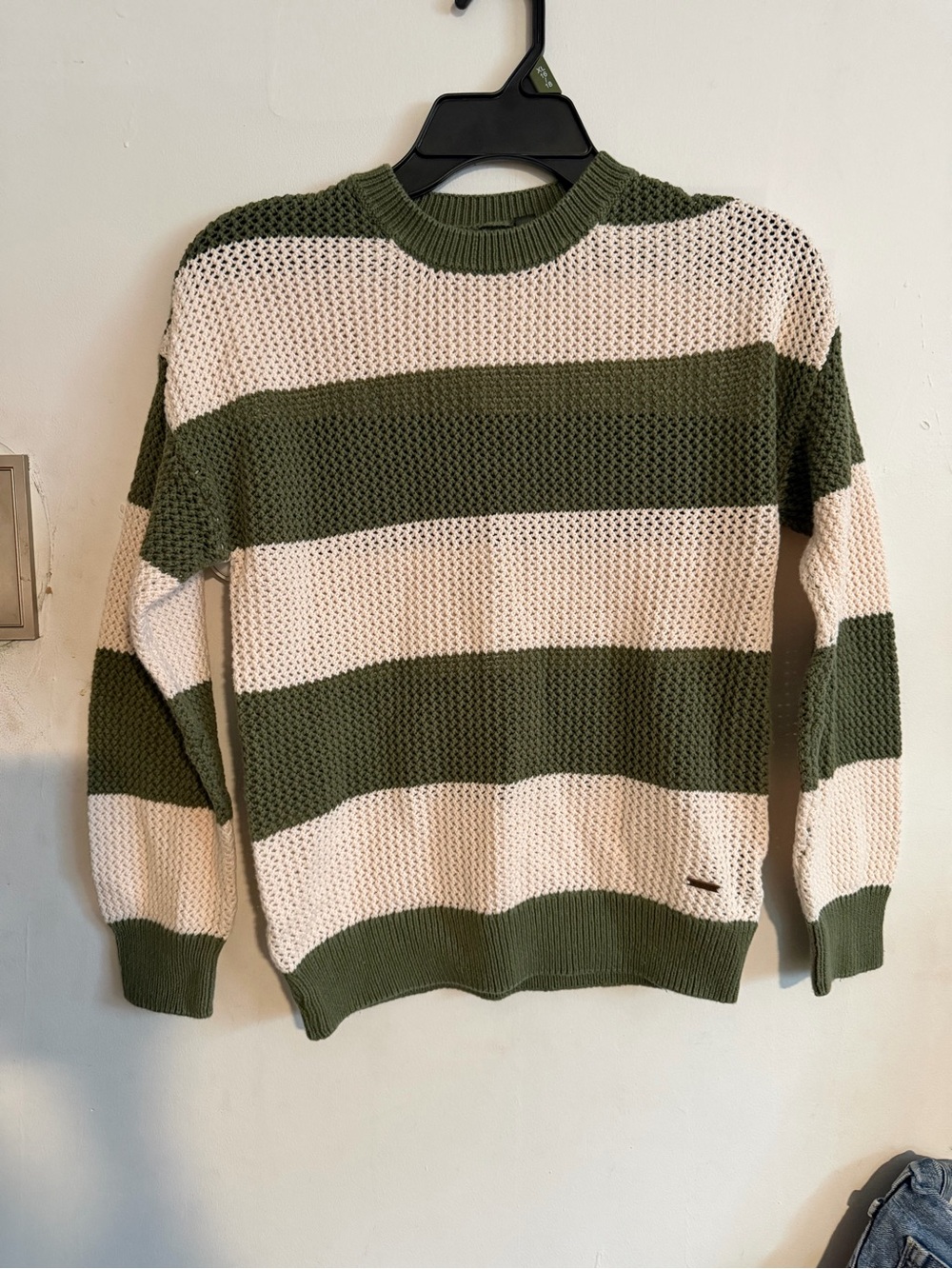 Volcom Kids size L 12 (fits 10-12 yrs) Moss & Cream Striped Sweater NWOT